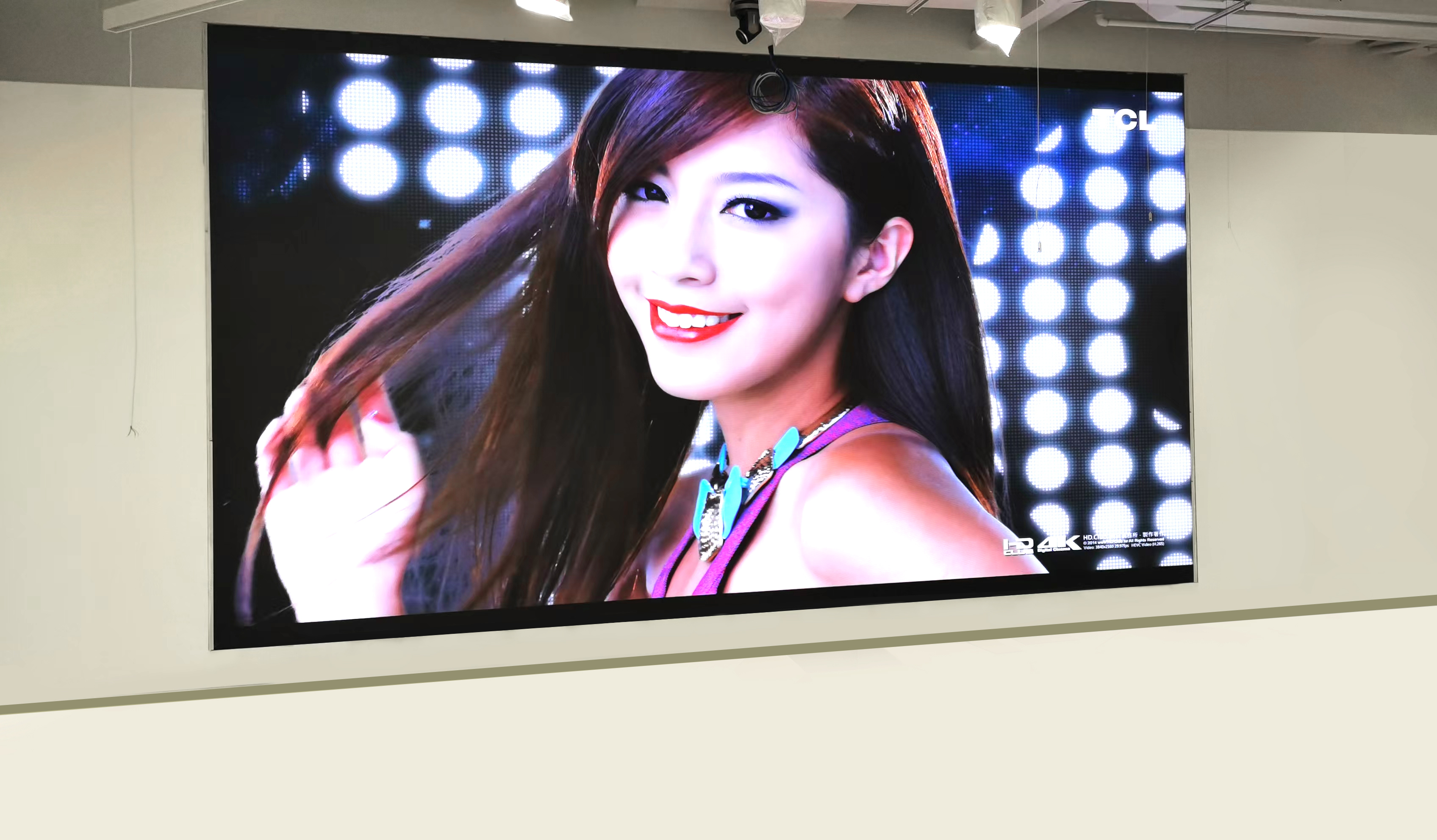 P1.25 Indoor HD Die-cast Aluminum LED Screen Display 